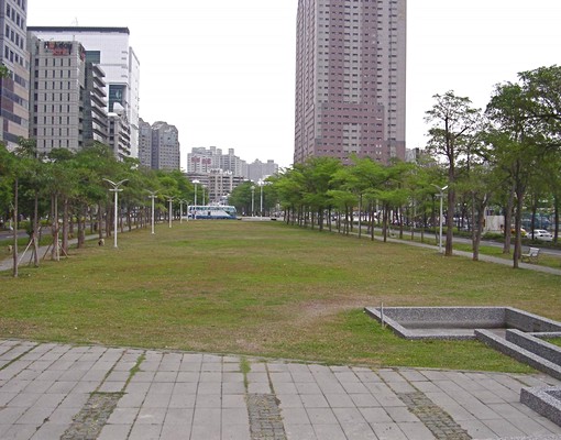 近自強路～２＋１書房～漂亮裝潢～全新粉刷 - Image 13