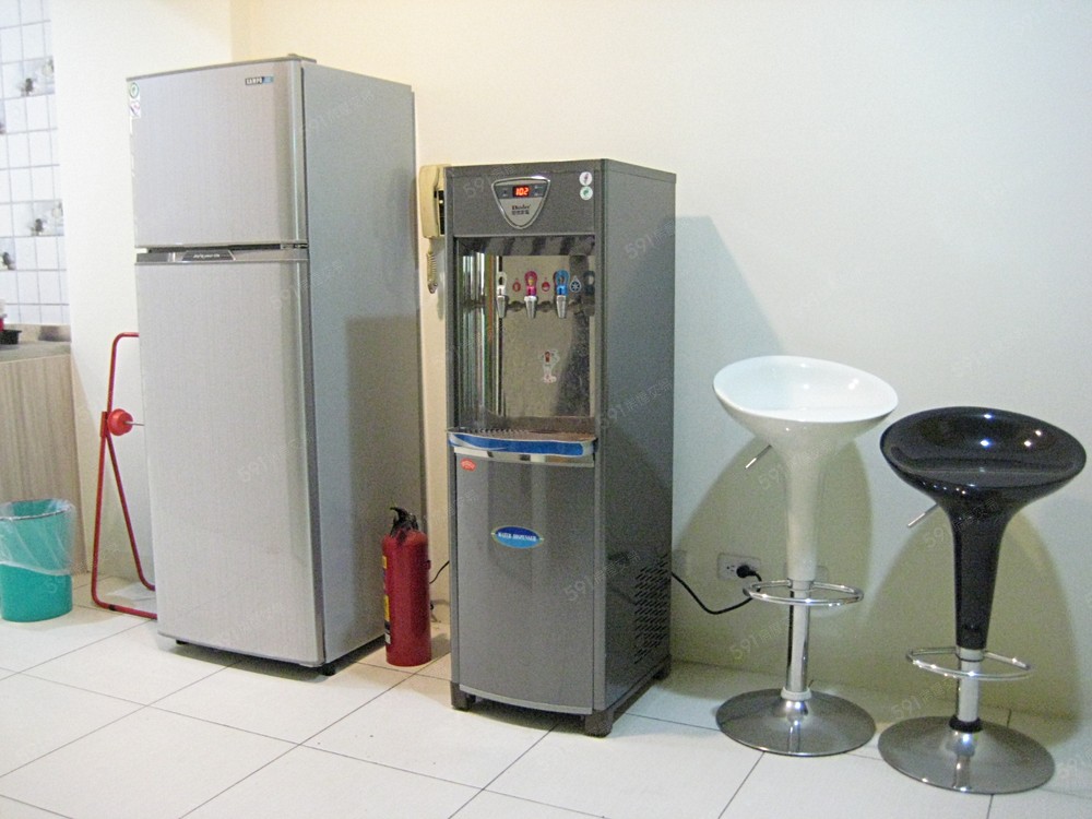 落地式飲水機
熱溫冰三式