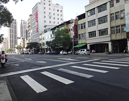 文藻學區典雅漂亮套房(有陽台) - Image 15