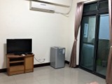 苗栗租屋,頭份市租屋,獨立套房出租,房東自租獨立陽台洗衣機曬衣間,沙發,落地窗建國路