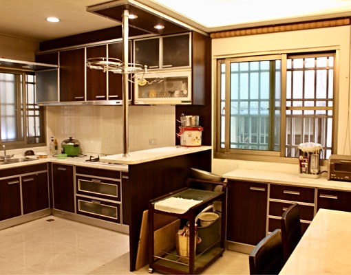 【豐原熱區🌸女性限定】質感品味套房，享豪宅級公設，鬧中取靜 - Image 5