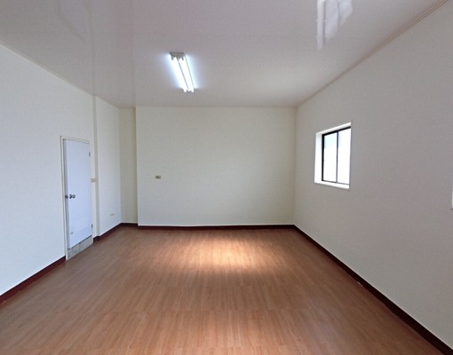 烏日火車站,捷運站旁全新整理大房 - Image 1