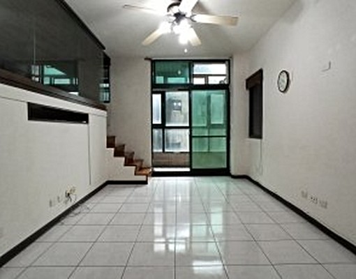 中和環球購物中心附近捷年高昇社區三樓出租 - Image 1