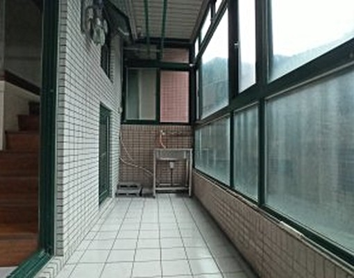 中和環球購物中心附近捷年高昇社區三樓出租 - Image 2