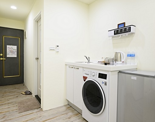 月租>聯網50吋大TV+浴室暖機+洗脫烘滾桶洗衣機1房1衛 - Image 6