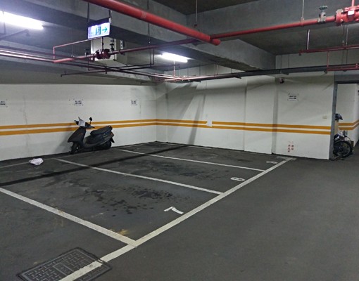 中原DOUBLE地下1樓平面汽車車位出租(含管理費) - Image 1