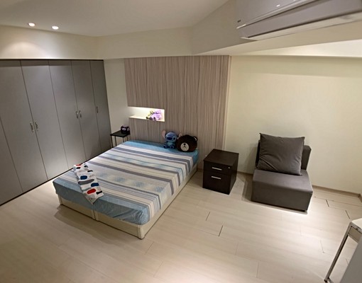 大空間一房可旋轉電視牆有自己專屬的置物櫃 - Image 6