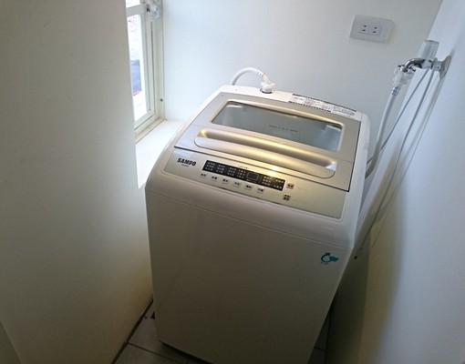 小劉租屋~杜拜時尚DW套房~個人陽台洗衣 - Image 4
