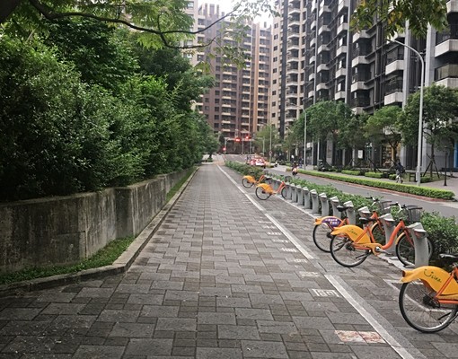 含家具家電二房出租(可租補遷戶籍) - Image 3