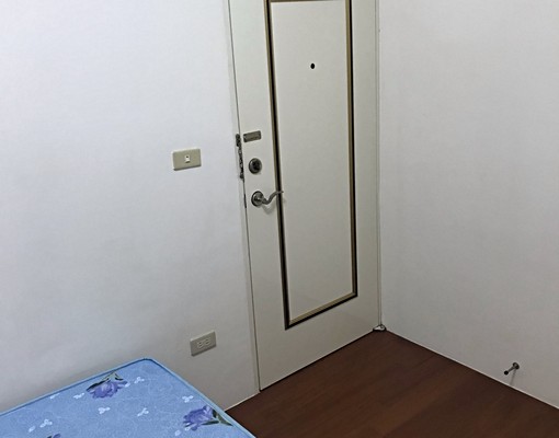公寓雅房,衛浴自己單獨使用,有對外窗! - Image 1