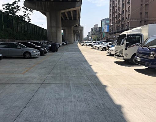 修紳停車場車位出租中! - Image 1