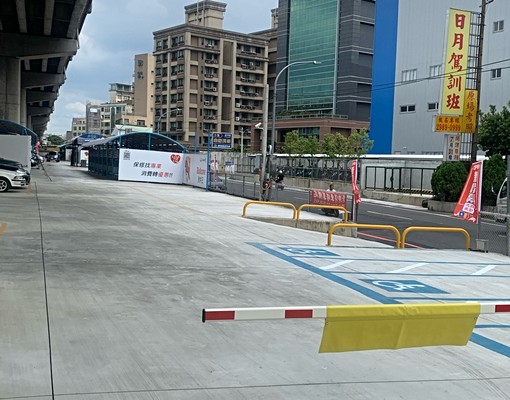 修紳停車場車位出租中! - Image 3