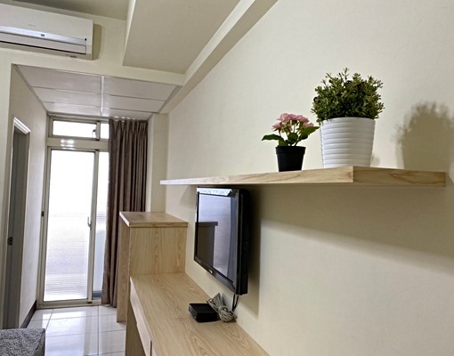 小蝸牛-陽台洗衣機、對外窗,方便承租車位 - Image 1