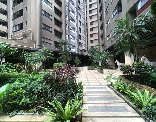 新店捷運站碧潭有約共構樓中樓大套房 - Image 3