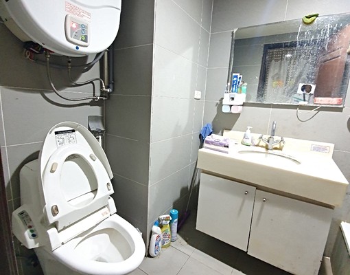 包水包電包網(限男性)門前公車站牌 - Image 5