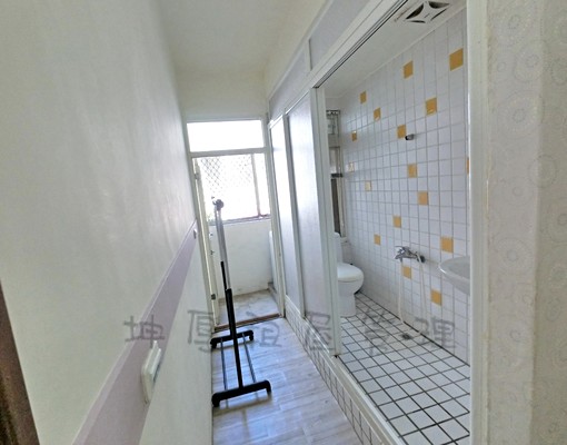 可租補❤逢甲僑光❤大陽台獨洗曬❤沙發大套房 - Image 12