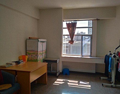 成大林森大套房分租 - Image 1