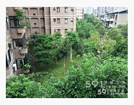 小巨蛋捷運站面花園綠地電梯華廈 - Image 1