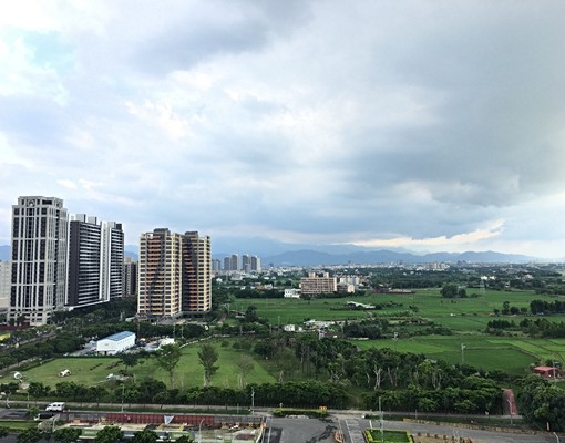重劃區高樓景觀.採光絕佳 - Image 1
