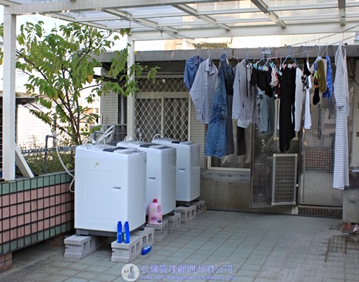 雙連捷運站出口，附家具家電精緻套房 - Image 11