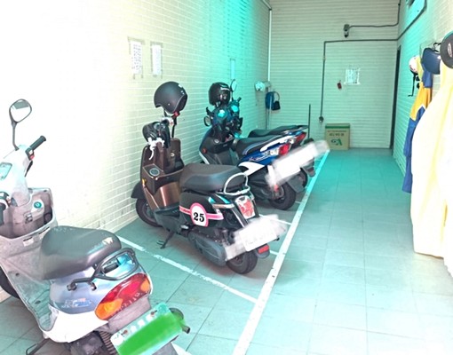 套房出租(採光佳,東區交通方便) - Image 11
