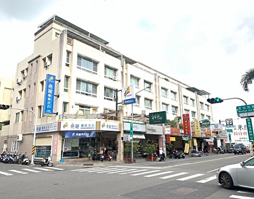 套房出租(採光佳,東區交通方便) - Image 12