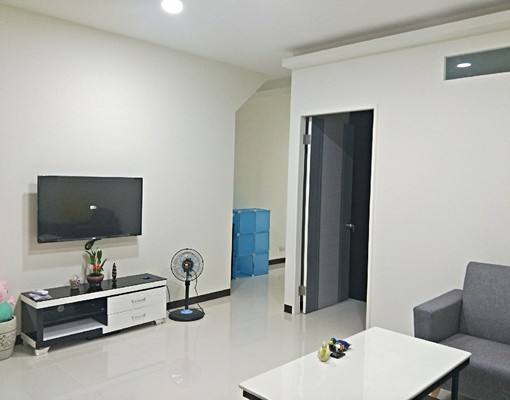 西定路精美透天一樓分租 - Image 1