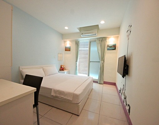 走路到勤美🧡單純1樓漂亮大套房🧡獨洗曬🧡 - Image 1