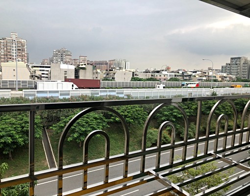 全新翻新生活便利出租套房 - Image 2