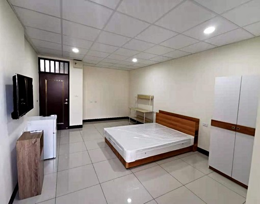 1樓超大坪數近鳳山國中捷運站 - Image 1