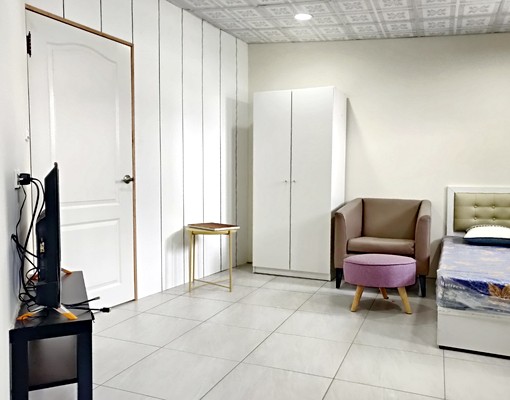 西區大套房有陽台獨立洗衣機 - Image 2