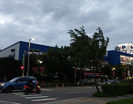 近輕軌V06站鬧中取靜寬敞大二房 - Image 1