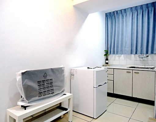 美裝潢大套房~有陽台~傢俱家電~台水台電~可租補 - Image 7