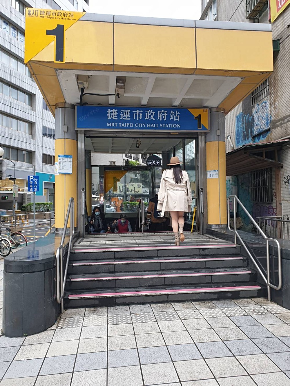 鄰近市政府站1號出口5分鐘抵達