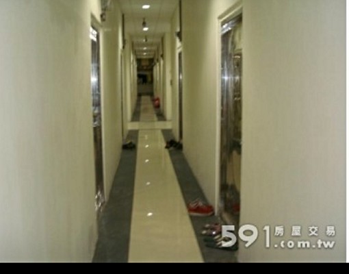 附機車位,汽車位(付費),垃圾箱,第四台,WIFI一樓套房。 - Image 4