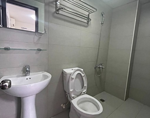 質感家俱/格局方正/浴室空間大 - Image 4