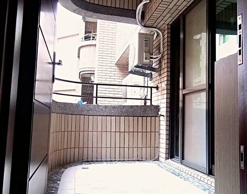 亞灣稀有獨門獨戶精裝兩房平車 - Image 5