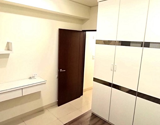 亞灣稀有獨門獨戶精裝兩房平車 - Image 2