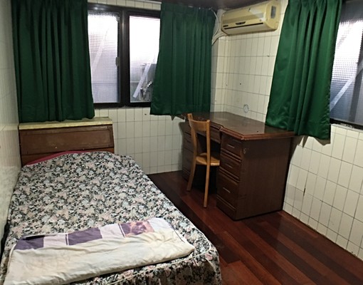 中正紀念堂高樓水泥牆2面採光舒適雅房 - Image 1