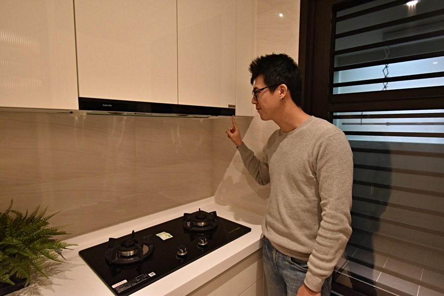 這個抽油煙機型號，只有富宇獨家取得黑色系列。