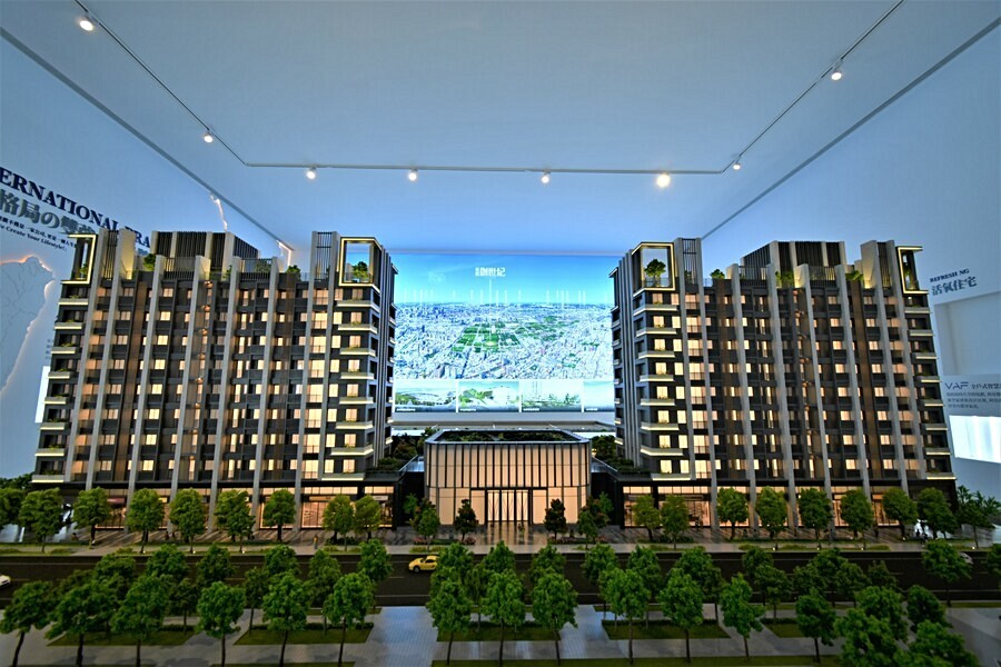 社區正門為珠寶盒形狀的大廳。