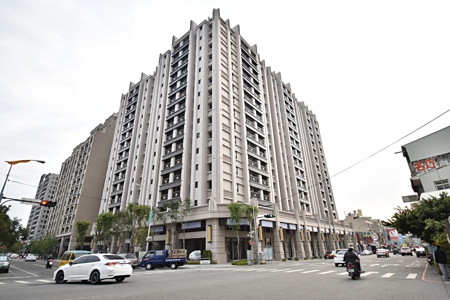 「富宇山河滙」