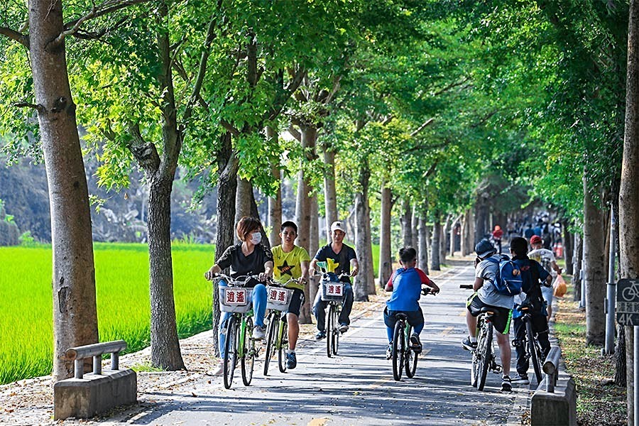 潭雅神綠園道是台中知名休閒景點
