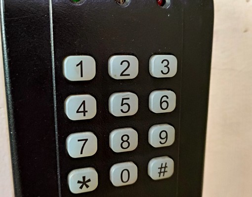 京鑽優質大套房個人陽台個人洗衣機商圈中心 - Image 2