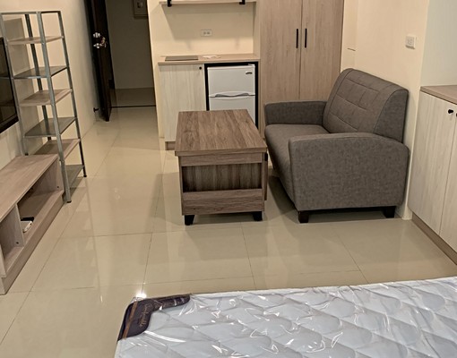 高級電梯套房 - Image 1