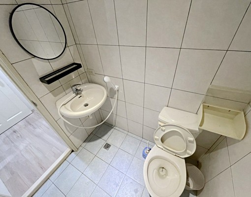 免仲介費全新裝修中興大學正門前屈臣氏 - Image 3