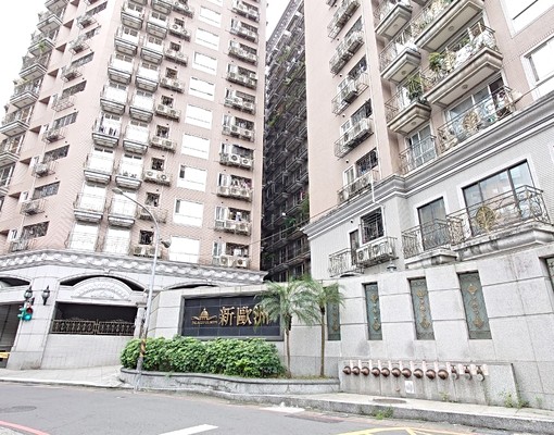 新歐洲社區坡道平面車位出租含管理費 - Image 5
