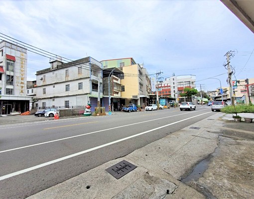 超大地坪~前路後巷~店住皆適合~有大空地~可停多台汽車 - Image 2