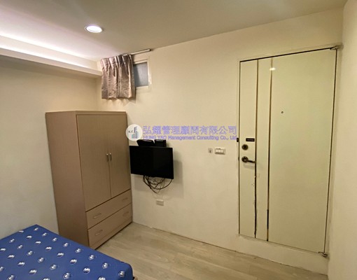 雙連捷運站出口，附家具家電精緻套房 - Image 5