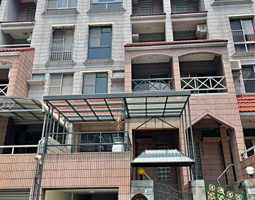 5樓透天雙車庫豪別墅享受長庚醫院高雄果嶺自然公園的便利 - Image 1